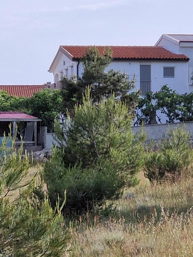 Apartments Ema Vir Luaran gambar