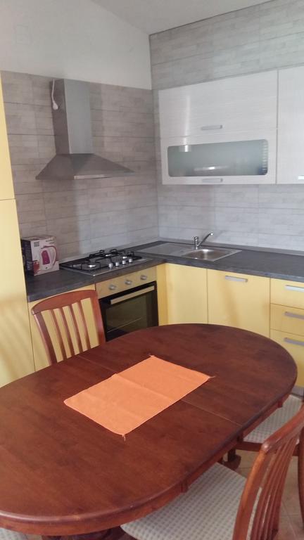 Apartments Ema Vir Luaran gambar