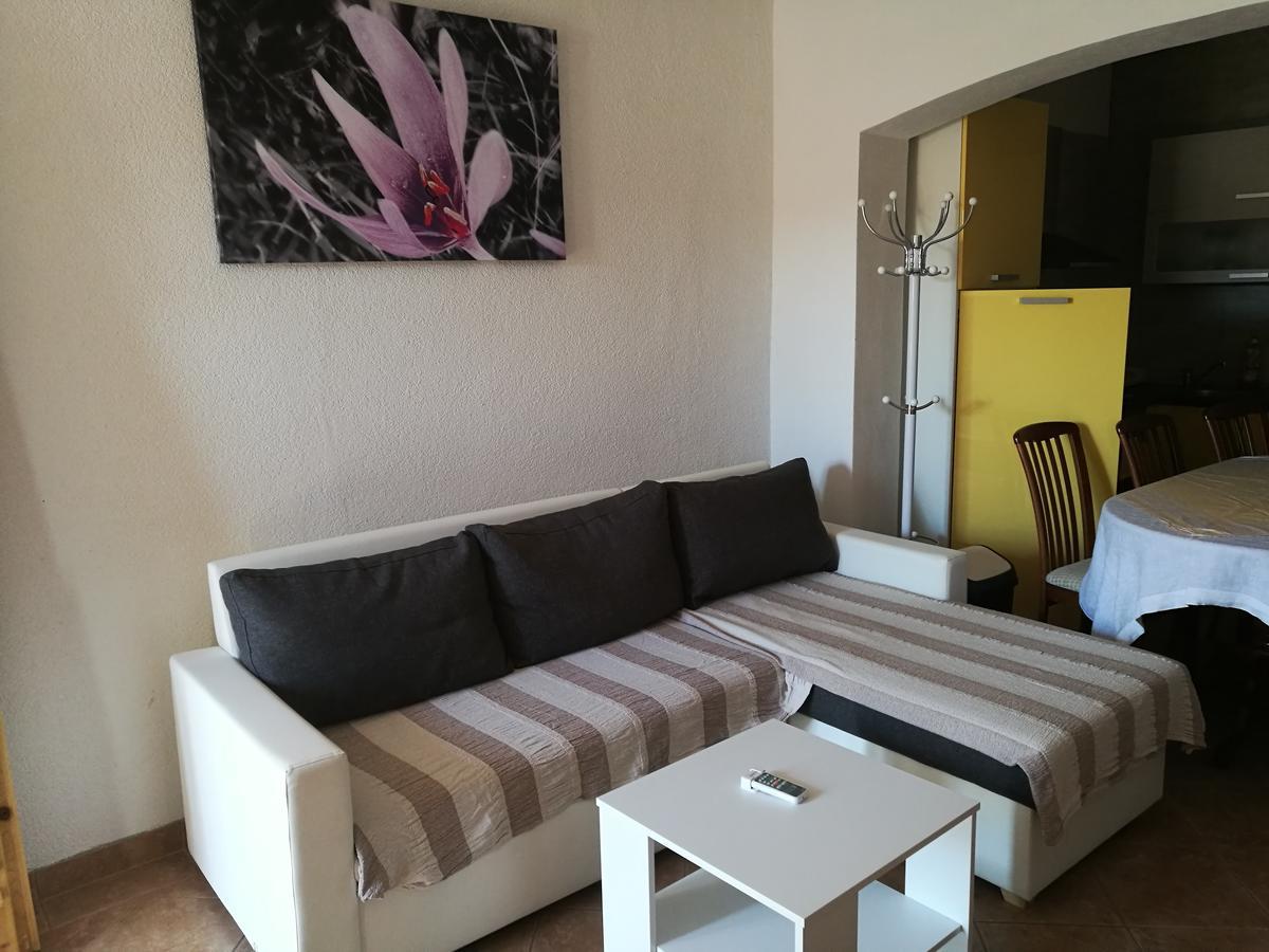 Apartments Ema Vir Luaran gambar
